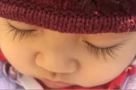 罗海琼晒出两个可爱的小公主，小女儿的睫毛简直是逆天！图片