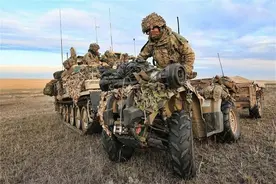加拿大草原上的英国“皇家骑兵团”图片
