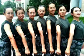 美丽的女汉子:解放军联合军乐团女兵图片