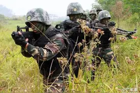 特种兵的野外生活，丝毫不比贝爷差图片
