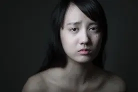 你不放下，感动的只有自己；腾开双手，才有余地拥抱幸福！图片