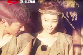 于小彤海陆两人节目里频频秀恩爱，满满的爱快溢出屏幕啦视频封面