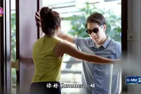 男孩拄拐来女孩家送身份证，听说来要报酬女孩瞬间变脸