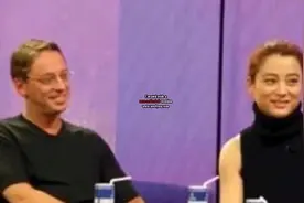 53岁李玲玉全家近照曝光，体态年轻，二婚嫁老外富商生子超幸福视频封面