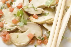 隔夜菜到底能不能吃？听听肿瘤科医生怎么说视频封面