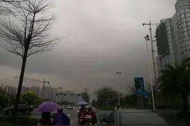 昨晚玉林天空传来一声巨响，天气君又开始乱炖了！图片