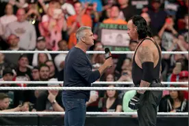 《RAW 2016.03.29》战报：众星云集，预热摔角狂热图片