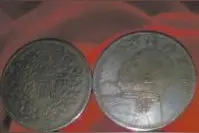 两个都是家传银元一个全真一个全假图片