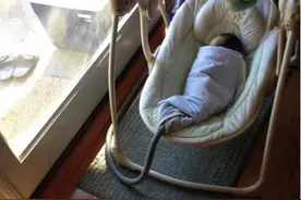 柯基犬和初生婴儿的温馨相处，其实宝宝和狗狗的和谐成长好处多！图片
