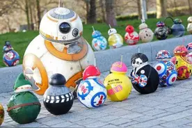 萌出血 星球大战演员们把BB-8机器人变成这样了图片