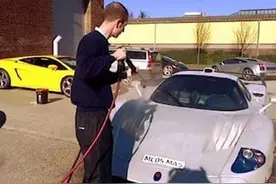 最贵的洗车工，5万元洗一次，可是为什么还会有人排队去洗？图片