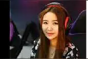 去网吧打lol，结果被个妹子吊打了，原来她竟然是传说中。。图片