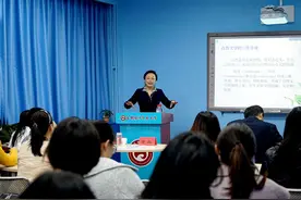 潜心教研30余年后 她所在外语系终于“熬成”外语学院图片