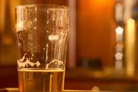 青光眼，可以小酌一杯吗？图片