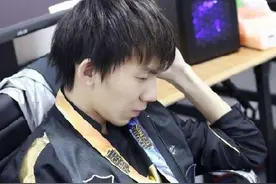 娜美直播被拒绝？Dade回归QG参加夏季赛，网友心疼UZI！图片
