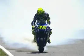 昨晚MotoGP罗西浓烟爆缸退赛，马奎斯煮熟的鸭子飞了图片