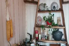 高手在民间小伙大开脑洞自己用实木订制的茶架房间充满艺术的气息视频封面