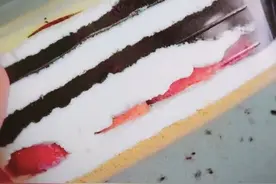 奥利奥草莓千层蛋糕图片
