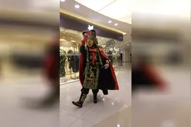 零距离揭秘川剧变脸，毫无破绽啊！真正的秘诀就在于……视频封面