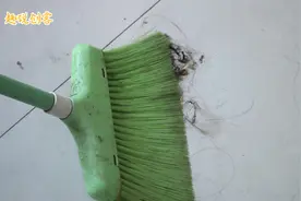 地上头发丝扫不干净？其实只需一个塑料袋，家里一根头发丝都没有视频封面