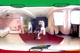 「VR」「全景视频」周末一人无聊寂寞？带上VR眼镜体验一把，真实感受视频封面