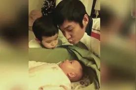陆毅全家近照曝光，鲍蕾疑似生三胎儿子，这颜值确定不是开了挂？视频封面