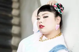 醉了！两个日本男高中生为了争夺一胖妹，竟然吵得不可开交……视频封面