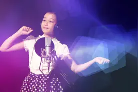 最近很流行的一首歌曲《小尾巴》送给每一位热爱生活的人们视频封面