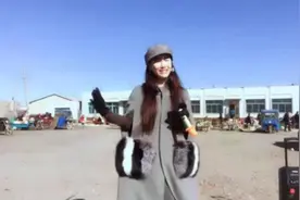 一首（最亲的人）农村户外菜市场演唱视频封面
