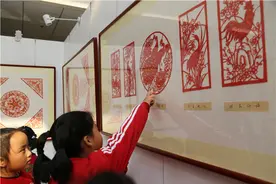东营市实验幼儿园开展“走出校园 寻找春天”主题实践活动图片