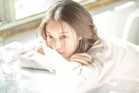 韩后茶蕊嫩白液，复制倪妮净白美肌图片