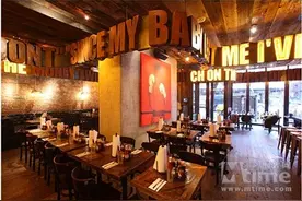 沃尔伯格卖兄弟汉堡 德尼罗餐厅为小李庆功图片