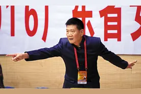 何信夫，均安女篮“教父”图片
