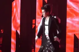 EXO这个舞台服装有惊喜 吴世勋果然是美颜盛世视频封面