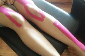 运动员腿上都贴块胶布，究竟有什么用？视频封面