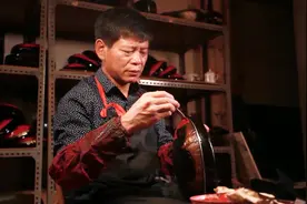 富豪放弃千万产业回乡做竹篮，打水不漏小可藏针，全村跟着发财