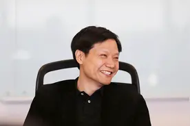 雷军这样介绍刘强东：人称东哥，最近一年很温柔！视频封面
