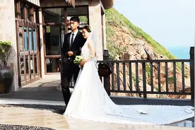 海南小岛不输马尔代夫！一天花一万，新人到这扎堆拍婚纱照！视频封面