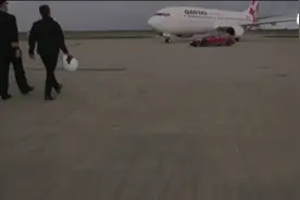 特斯拉Model S与波音737飙车竞速 猜猜谁赢了?图片