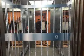 看微指的电梯间奇葩花样儿！图片