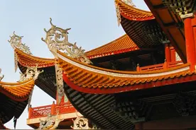 小说：孙策和韩胤老友相见，两人尴尬会面，在城楼上立下约法三章图片