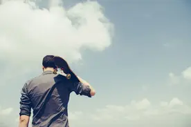 小说：失恋后，暖心男神室友竟然亲自为我下厨，我感动了图片