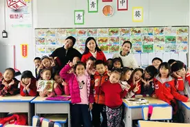 这所小学的伢们好有福，一个班有三名“班主任”图片