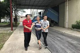 男婴被拐19年后找到亲生父母，深圳公安全链条打击抓获嫌犯图片