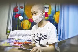 认购孩子作品 拯救“小张继科” 爱心学校齐聚成都商报用户节图片