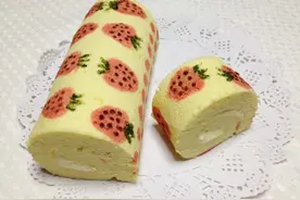 彩绘草莓蛋糕卷图片