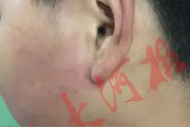 男孩遭校长暴打 拳打脚踢狂扇耳光称“愿告就去告”图片