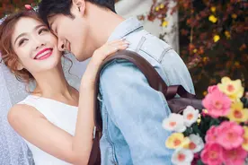 牛仔+婚纱，快来给你的婚照加点料！图片