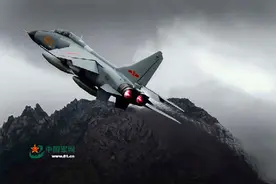 空军，有铁血战鹰更有魅力女兵图片