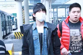 易烊千玺 一个把机场当秀场的时尚 boy 私服品味一万个赞！图片